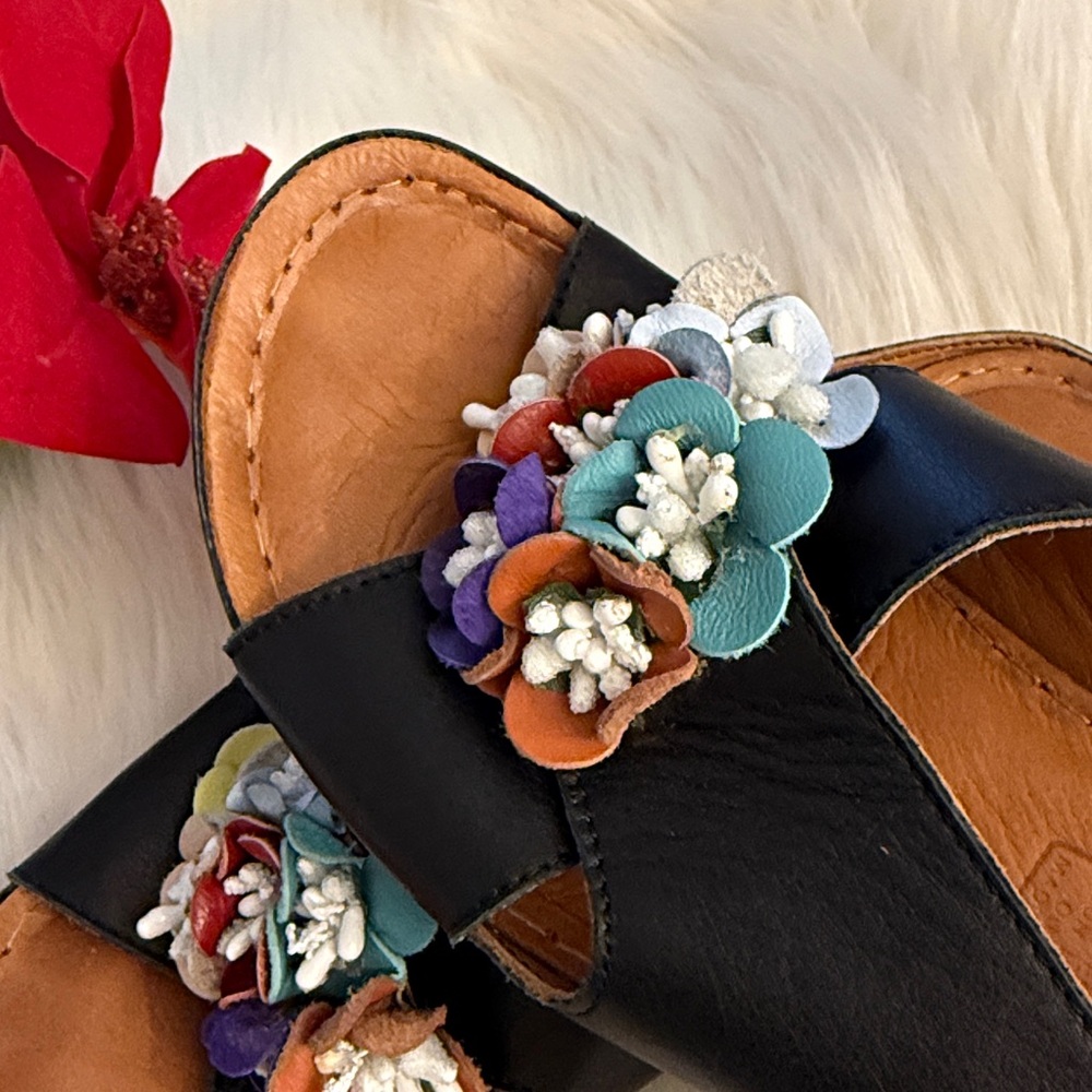 Sheridan Mia Black Leather Sandals with Colorful Floral Design🔥 - Picture 9 of 10